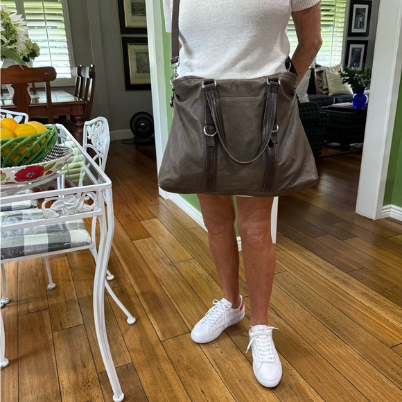 Coach All Leather Paddington Bag❗️ - Picture 15 of 16